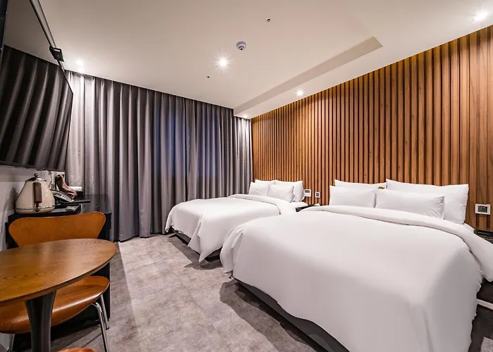 Sokcho Business Hotel Camel